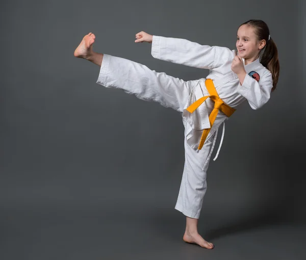 Kız bebek ve karate