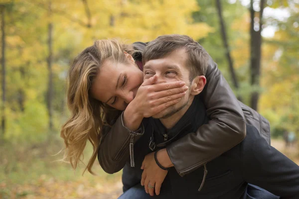 Mutlu çift aşık. Karı koca