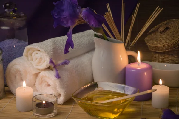 Spa natürmort çiçek, havlu ile