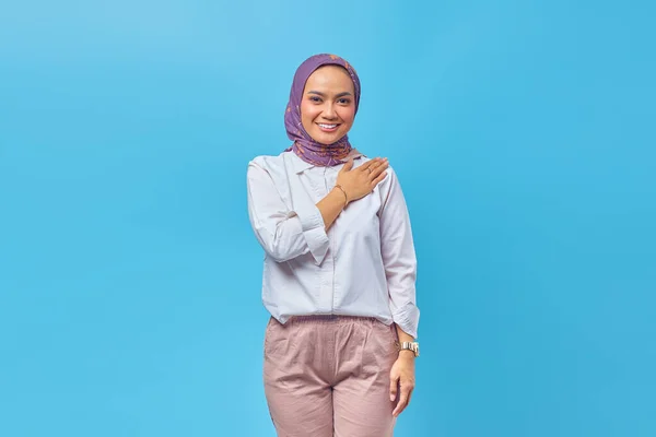 Young Asian Woman Wearing Headscarf Gives Greeting Hands Big Smile — Stock Photo, Image