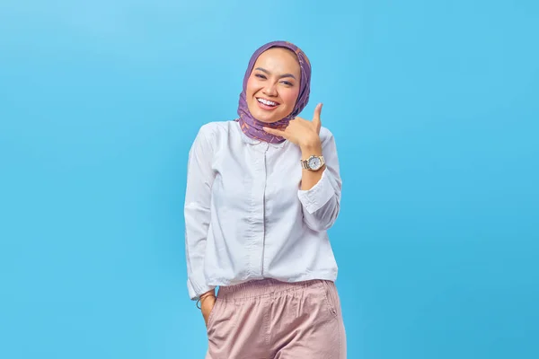 Beautiful Asian Woman Smiling Doing Call Gesture Hand — Stock Photo, Image