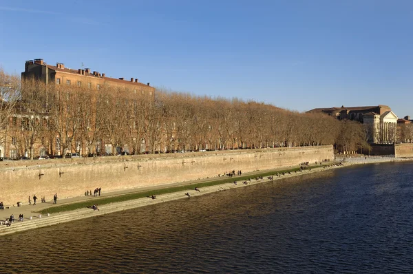 River Garonne and Toulouse, Midi Pyrenees, France — Stock Photo, Image