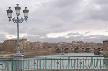 Yeni Köprüsü üzerinden köprü Saint Pierre, Toulouse görünümünü,