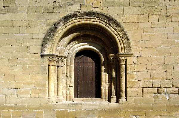 Románský dveře kostela San Salvador, Tirgo, La Rioja, Španělsko — Stock fotografie