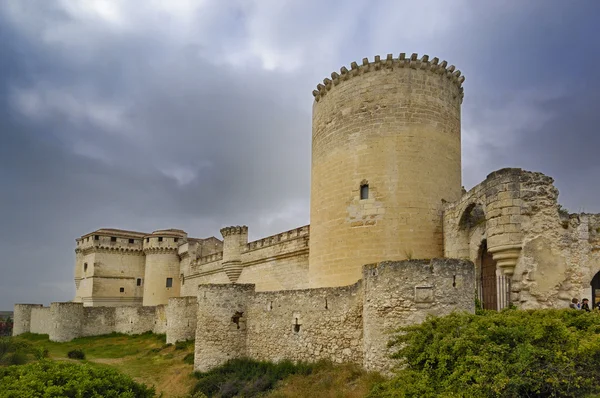 Castillo-Palacio de los Duques de Alburquerque en Cuellar., Valladolid, España — Foto de Stock