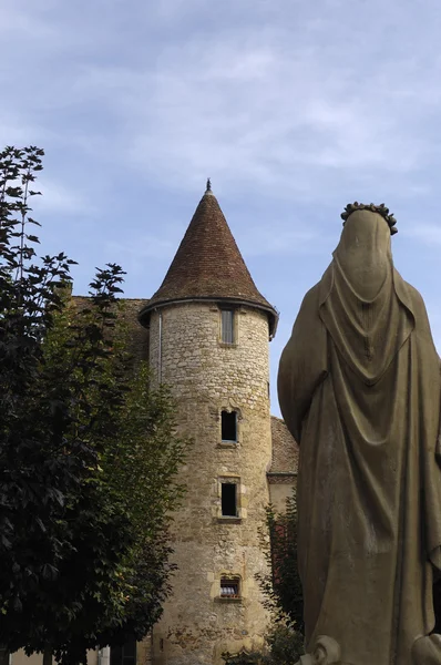 Medeltida torn och skulptur i Saint-Céré, hel, dalen, Frankrike — Stockfoto