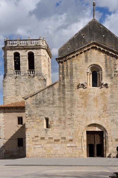 Romansk klostret Sant Pere Besalú, (X-talet) Girona-provinsen, Katalonien, Spanien — Stockfoto