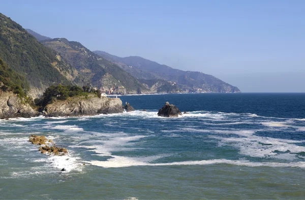 View of the coast of Cinque Terra from Monterosso al Mare in the — Stock Photo, Image