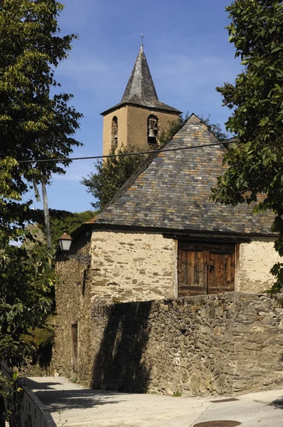 Provincie Lleida kostel Betlan vesnice, údolí Aran, Sant napravíme, hory Pyreneje, Španělsko — Stock fotografie