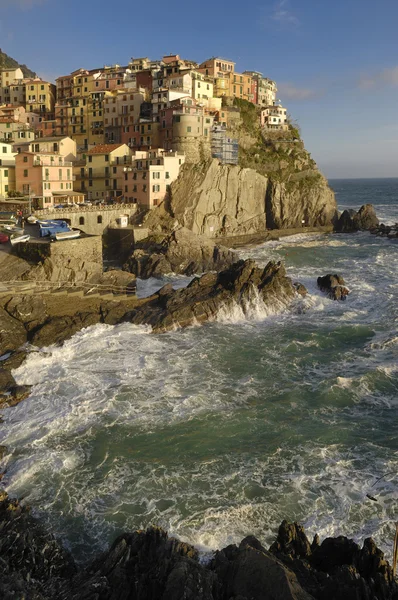 Під час заходу сонця ot Manarola Чинкве-Терре, Італія — стокове фото