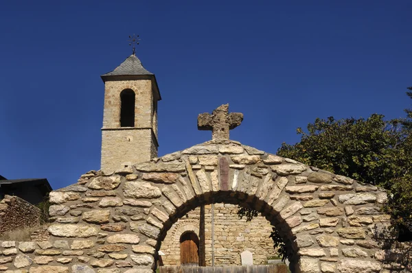 圣安德鲁 de Baltarga 教堂，贝尔德 Cerdanya，比利牛斯省，加泰罗尼亚，西班牙赫罗纳 — 图库照片