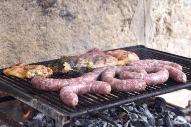 Barbekü, tavuk sosis, 