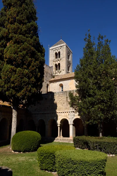 Mosteiro românico de Santa Maria de Vilabertran , — Fotografia de Stock