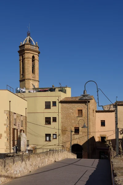 Church and bridge, La Bisbal Emporda, Baix Emporda, Girona province — Stock Photo, Image