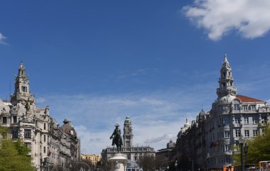 Porto Merkezi ve Kral Peter IV, Portekiz heykeli