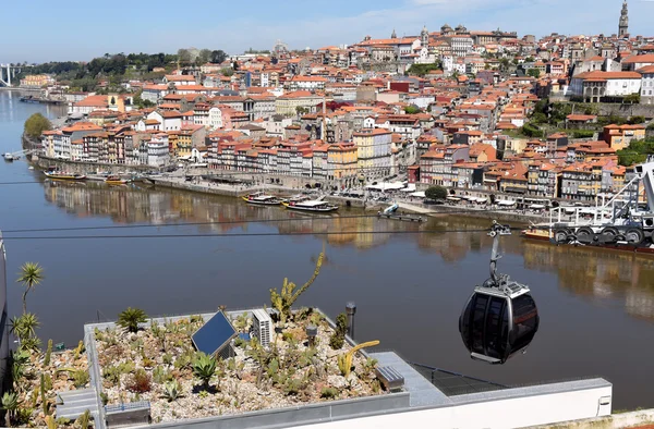 Teleférico y Oporto, Portugal — Foto de Stock