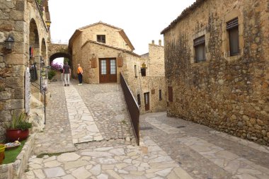 Eski ortaçağ köyü Pals, Girona 'nın sokakları, Katalonya, İspanya