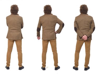 Aynı orta yaşlı, spor ceketli ve beyaz arka planda çeşitli pozlar veren bir adamın arka planı.