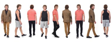 Büyük bir grup aynı adam beyaz üzerinde yürüyor.