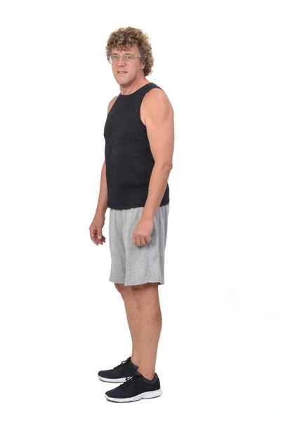 Retrato Homem Vestindo Tops Sportswear Tanque Shorts Fundo Branco — Fotografia de Stock