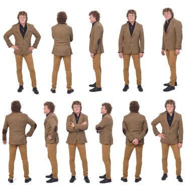 Aynı orta yaşlı spor ceketli ve beyaz arka planda çeşitli pozlar veren geniş bir grup.