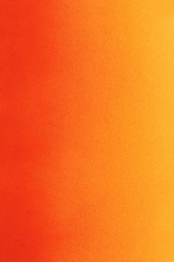 Sarı renkli kağıtta kırmızı sprey boya.