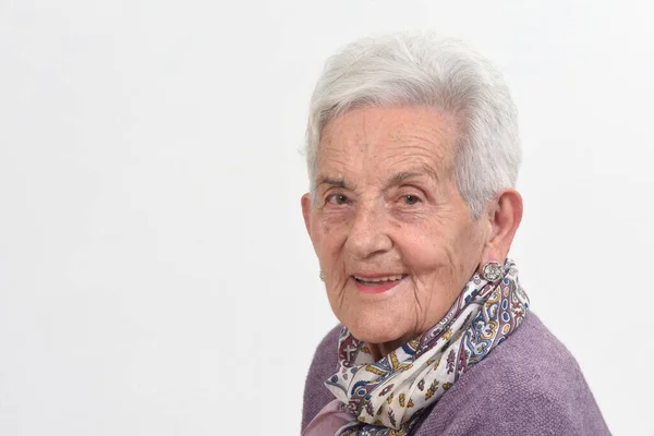Portret Van Senior Vrouw Witte Achtergrond — Stockfoto