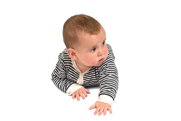 Frente Bebê Rastejando Chão Olhando Caminho Fundo Branco — Fotografia de Stock