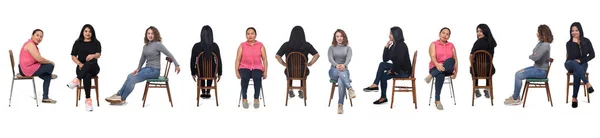 Linha Várias Mulheres Sentadas Várias Maneiras Diferentes Fundo Branco — Fotografia de Stock