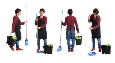 Beyaz arka planda paspas ve kovayla aynı kadının çeşitli pozları.