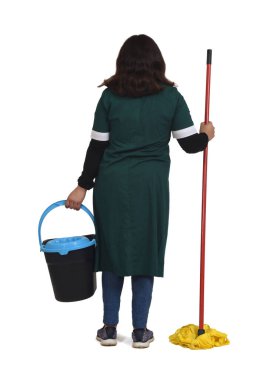 Beyaz arka planda paspasla bir kadın portresinin arka planı