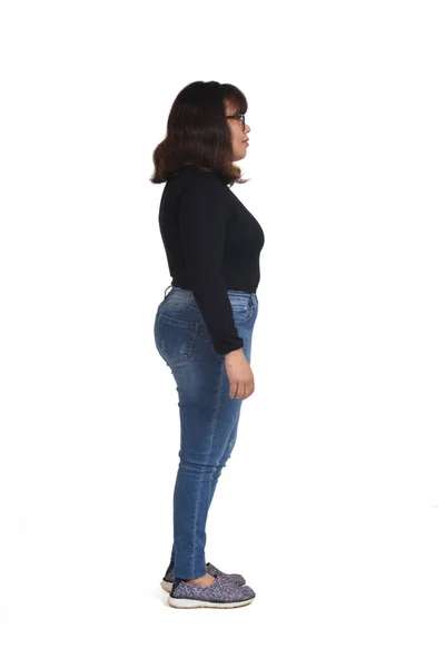 Vista Lateral Retrato Completo Una Mujer Latina Sobre Fondo Blanco —  Fotos de Stock
