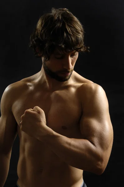 Man met biceps — Stockfoto