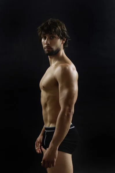 Hombre desnudo mostrando su cuerpo fitness , — Foto de Stock