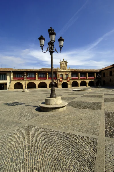 Plaza de Espana, Santo Domingo de la Calzada, La Rioja, España — Foto de Stock