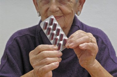 yaşlı kadın gösteren kapsül