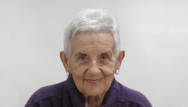 Πορτρέτο μιας ηλικιωμένης γυναίκας — Φωτογραφία Αρχείου