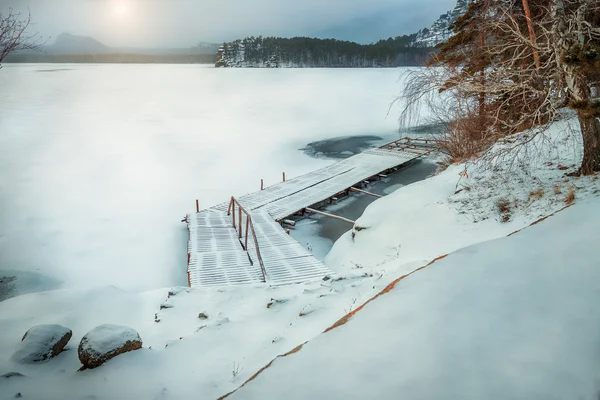 The frozen lake — Stock Photo, Image