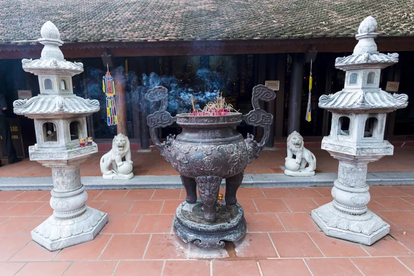 Incensório em tran quoc pagode — Fotografia de Stock