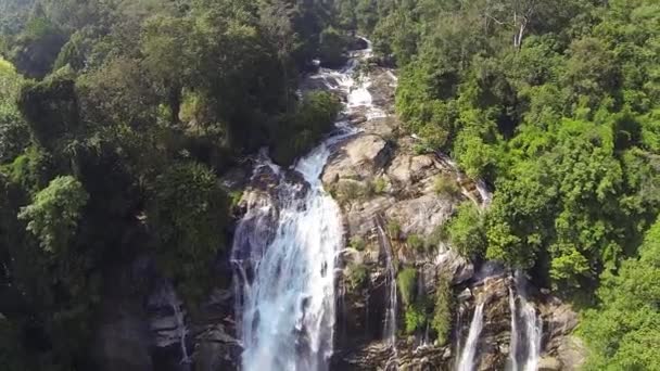 Wachiratarn şelale Chiang Mai, Tayland Hava atış — Stok video