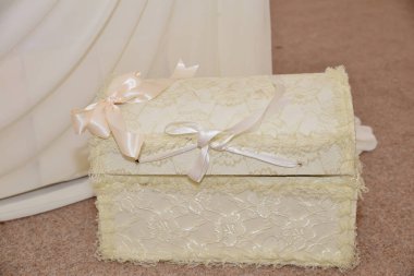 Para kutusu düğün resepsiyonunda