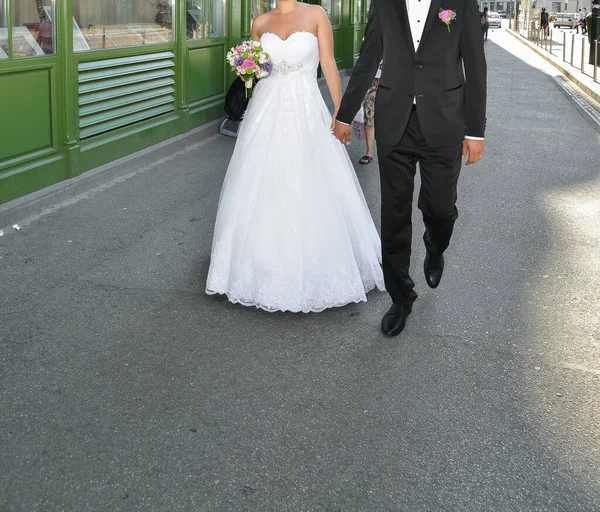 Braut Und Bräutigam Fotoshooting Freien — Stockfoto