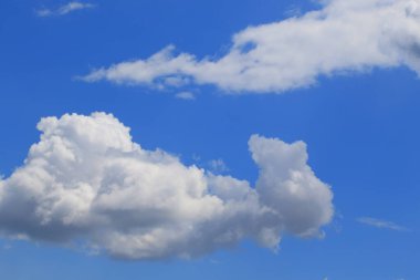 Yağmurlu bir günde bulut oluşumları