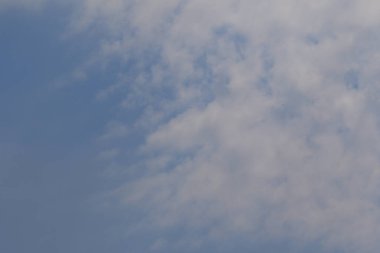 Yağmurlu bir günde bulut oluşumları