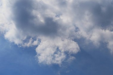 Yağmurlu bir günde bulut oluşumları