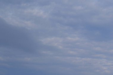 Yağmurlu bir günde bulut oluşumları