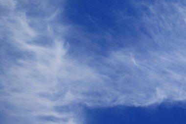 Yağmurlu bir günde bulut oluşumları