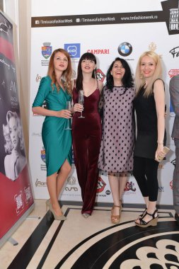 TIMISOARA, ROMANIA - 14 Mayıs 2019: konuklar Timisoara Moda Haftası 'na geliyor 