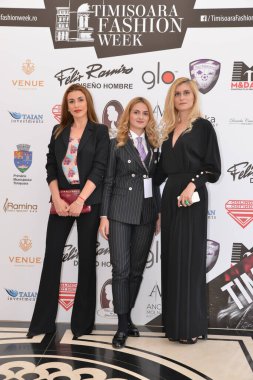 TIMISOARA, ROMANIA - 14 Mayıs 2019: konuklar Timisoara Moda Haftası 'na geliyor 