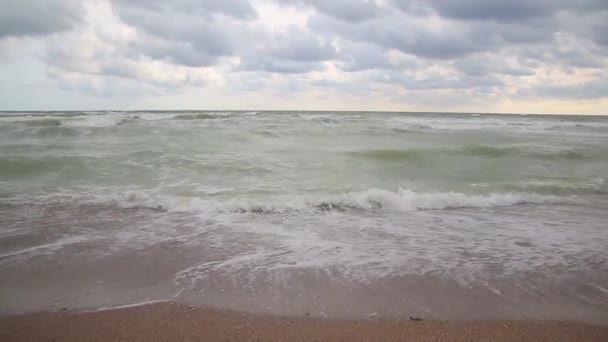 Podrobnosti Mořských Vln Při Západu Slunce — Stock video
